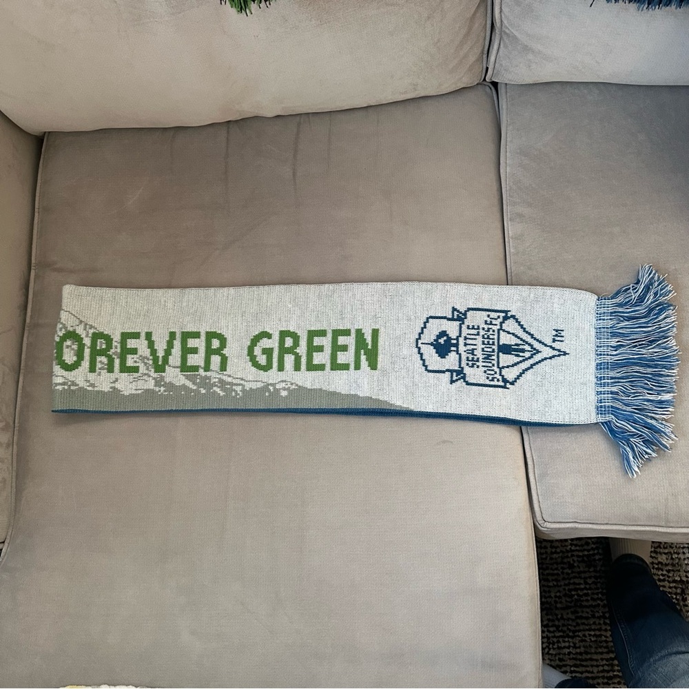 2 Seattle Sounders Season Ticket Holder Scarves! - Picture 10 of 10